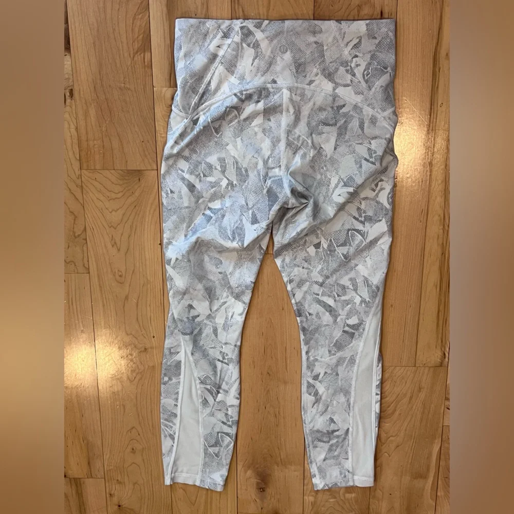 LULULEMON Train Times Tight 2 Jasmine White Multi/ size 8